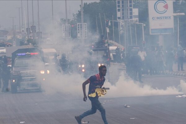 Nigerian Police Arrest nearly 700 youth in the high cost of living Protest